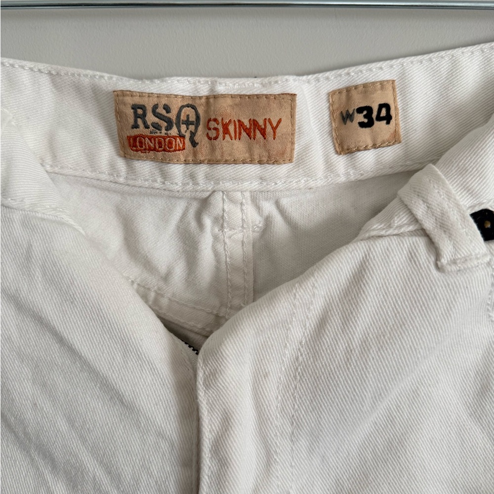 RSQ Women's White skinny Jean Shorts - Picture 4 of 4